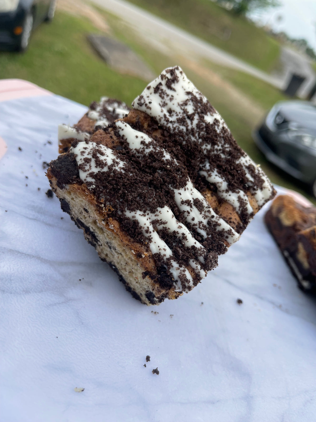 Cookies & Cream Blondies