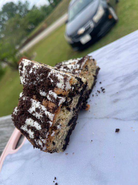 Cookies & Cream Blondies